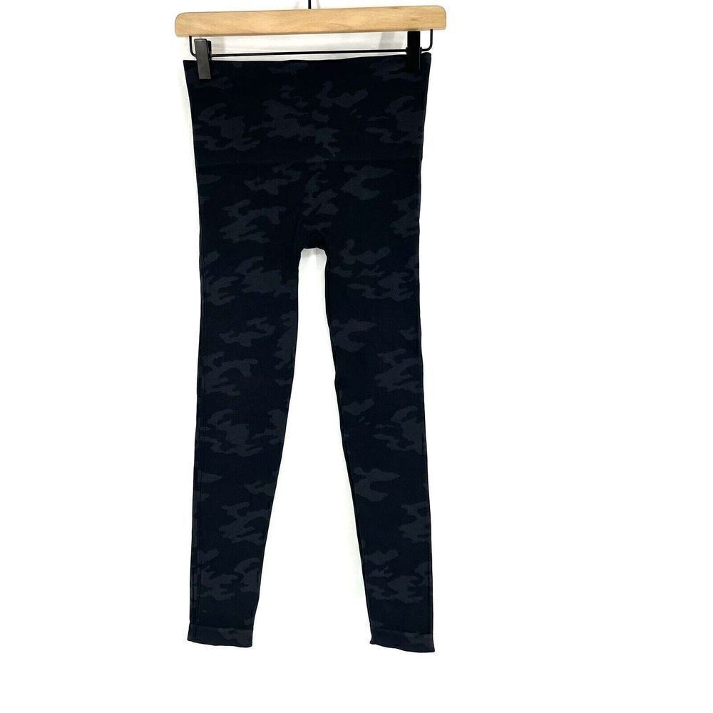 Spanx Leggings Size Medium Black Gray Look At Me Now Camo Print Seamless Stretch